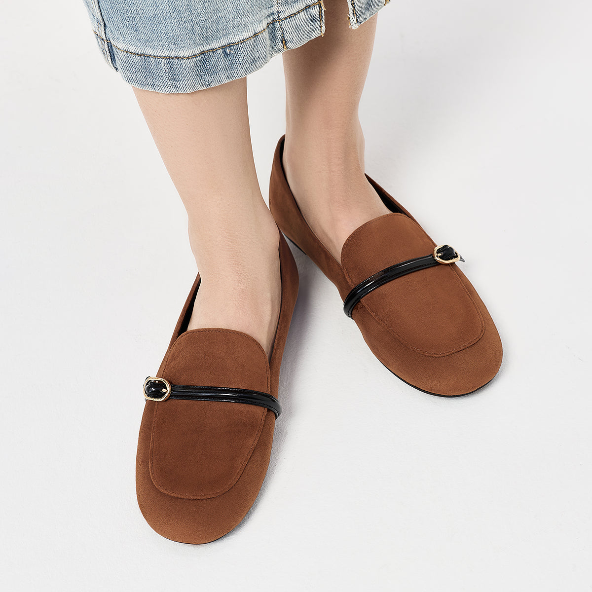 Charlz va Keyt ayollar poyabzali