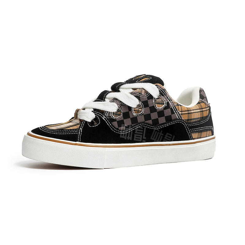 Vanssi krossovkalari