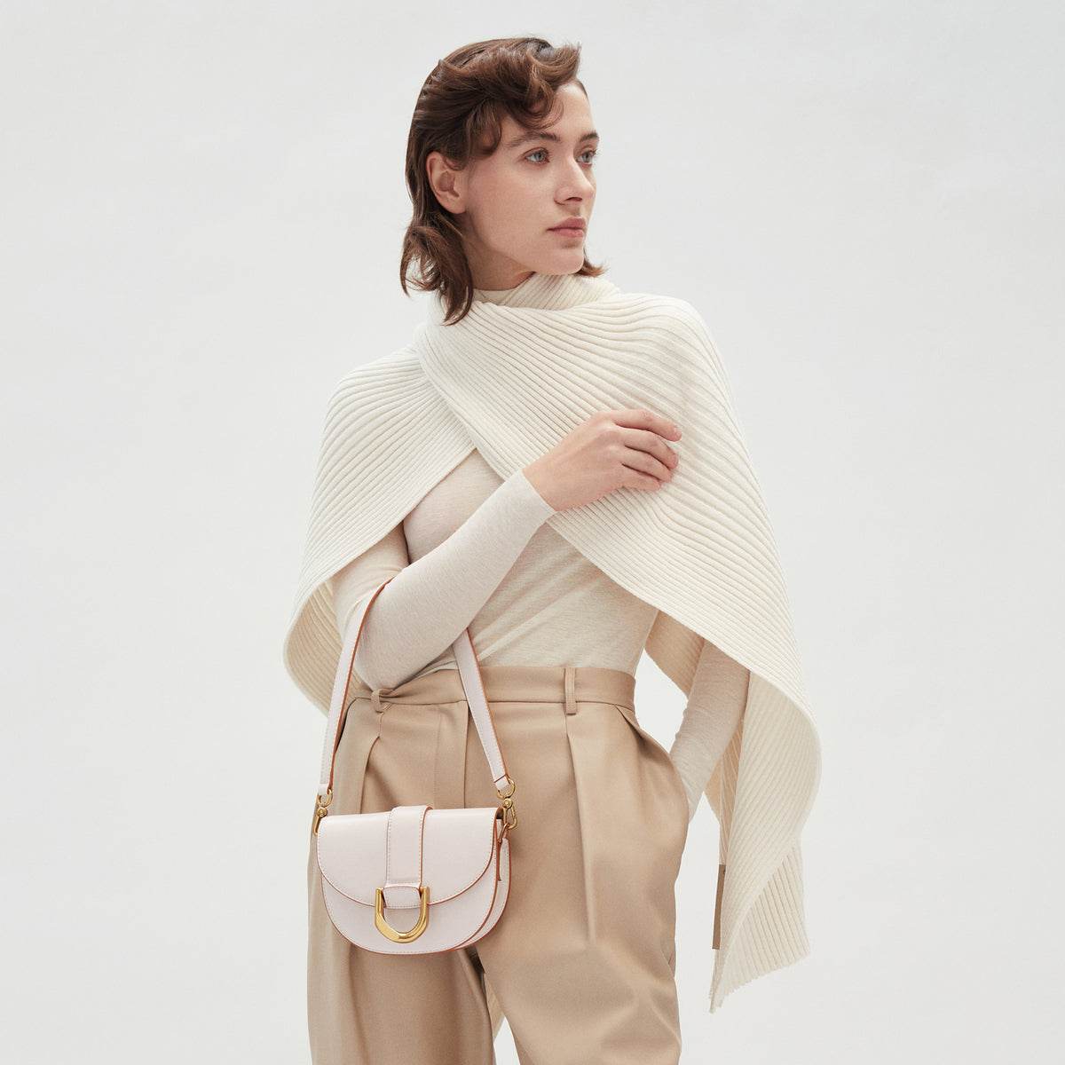 Сумка женская Charles&Keith Horseshoe Buckle Gabine Saddle - Boxette Shop