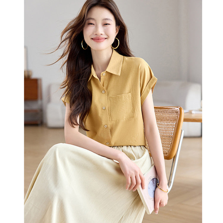 Pierre Cardin tomonidan ishlab chiqarilgan ayollar yubka-kurtkasi kostyumi