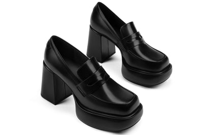 Charlz va Keyt ayollar poyabzali