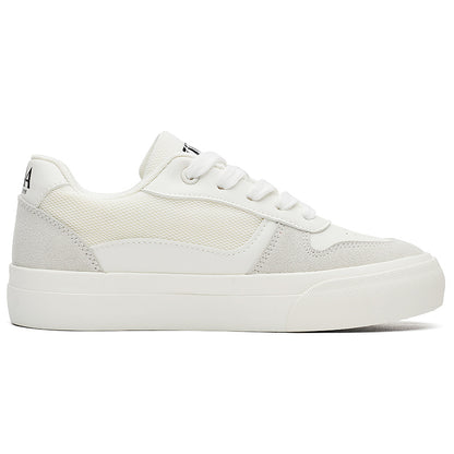 AAA 1955-yildan beri krossovkalar