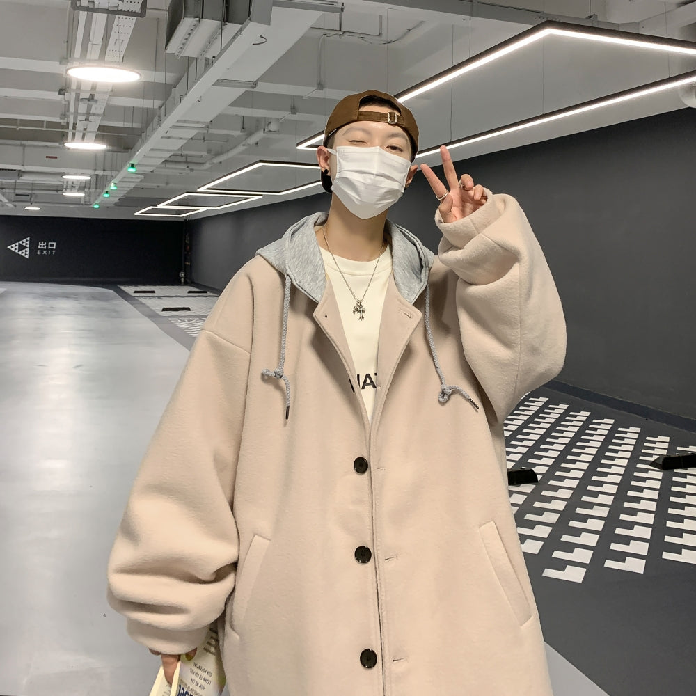 Frq Amerika retro qalpoqli bir ko'krakli o'rta uzunlikdagi Britaniya uslubidagi keng o'lchamli ko'ylagi universal brend logotipi dizayni kapalak tugmachalari pinlar nom plitasi Gonkong uslubidagi bir xil rangdagi erkaklar va ayollar