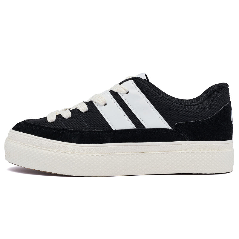 AAA 1955-yildan beri krossovkalar