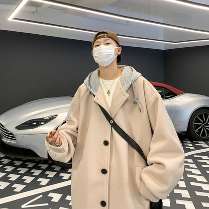 Frq Amerika retro qalpoqli bir ko'krakli o'rta uzunlikdagi Britaniya uslubidagi keng o'lchamli ko'ylagi universal brend logotipi dizayni kapalak tugmachalari pinlar nom plitasi Gonkong uslubidagi bir xil rangdagi erkaklar va ayollar