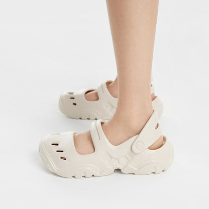 Charlz va Keyt ayollar sandallari