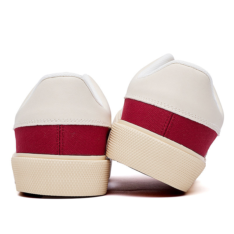 Erkaklar AAA 1955-yildan beri krossovkalar