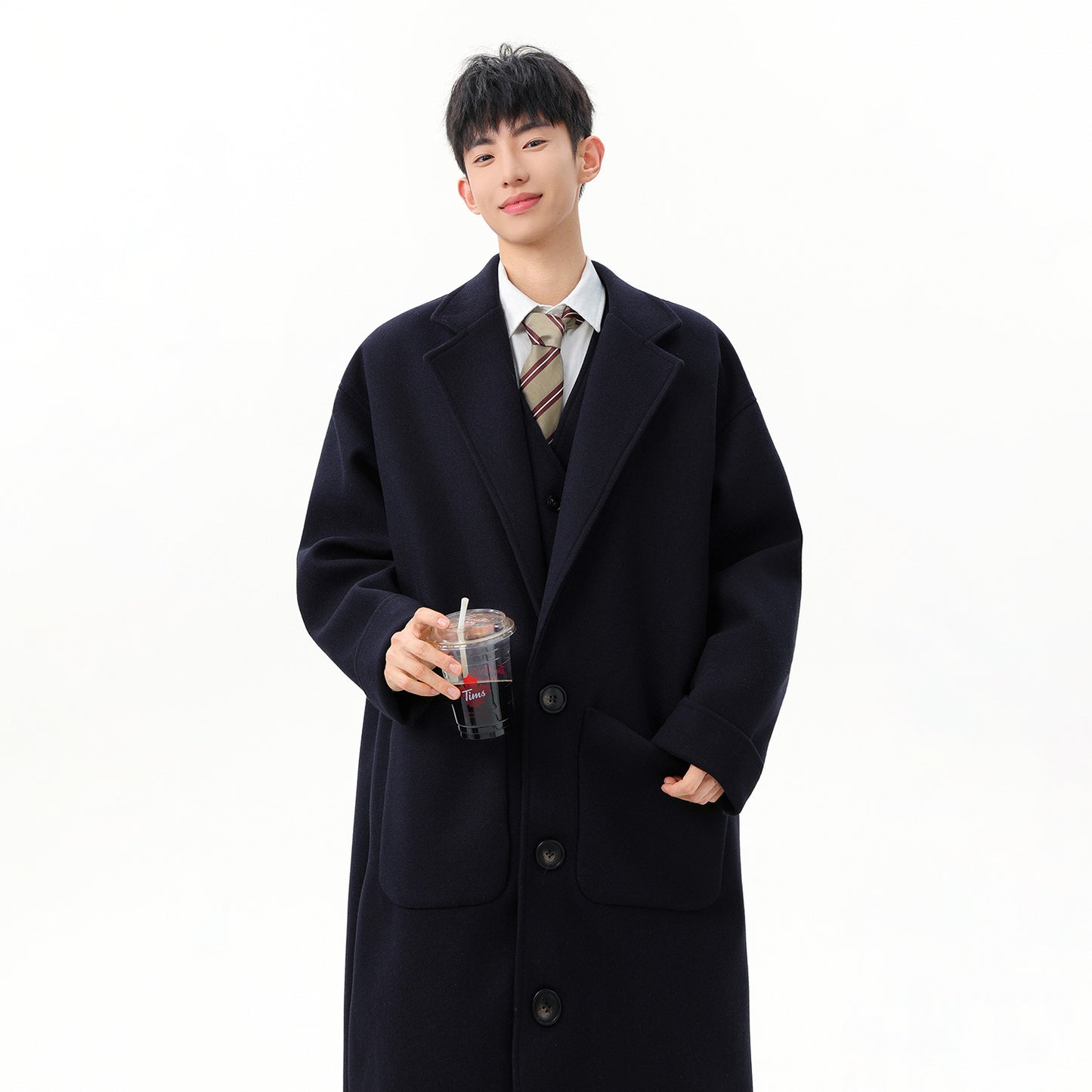 FC Barcelona koreys dangasa uslubidagi asosiy uzun cho'ntakli issiq ko'ylagi uzun yengli lapel ikki qismli qulay moda katta sezgi trendi tasodifiy palto bir xil paragrafli erkaklar va ayollar