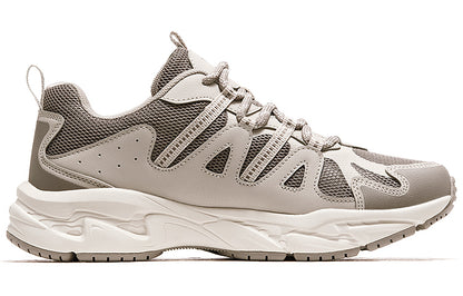 Ayollar uchun tuya krossovkalari