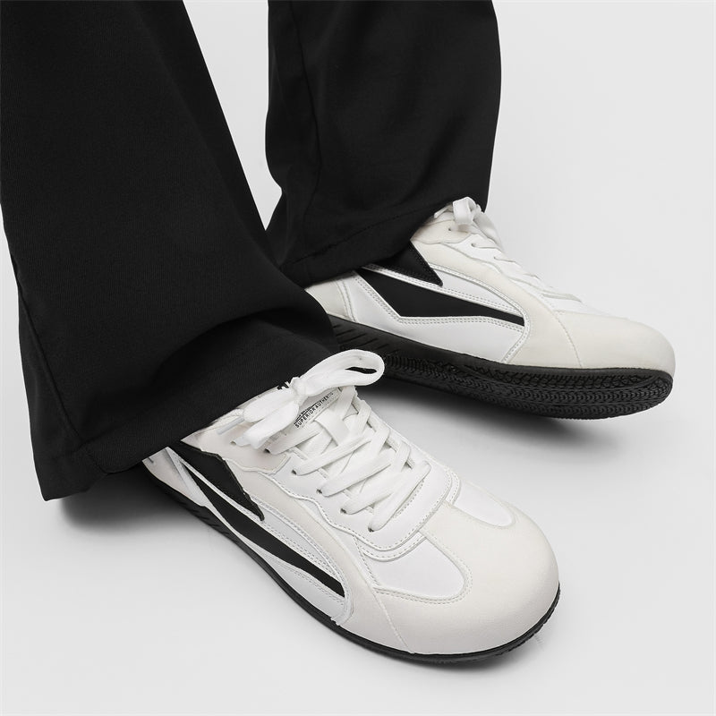 Erkaklar AAA 1955-yildan beri krossovkalar