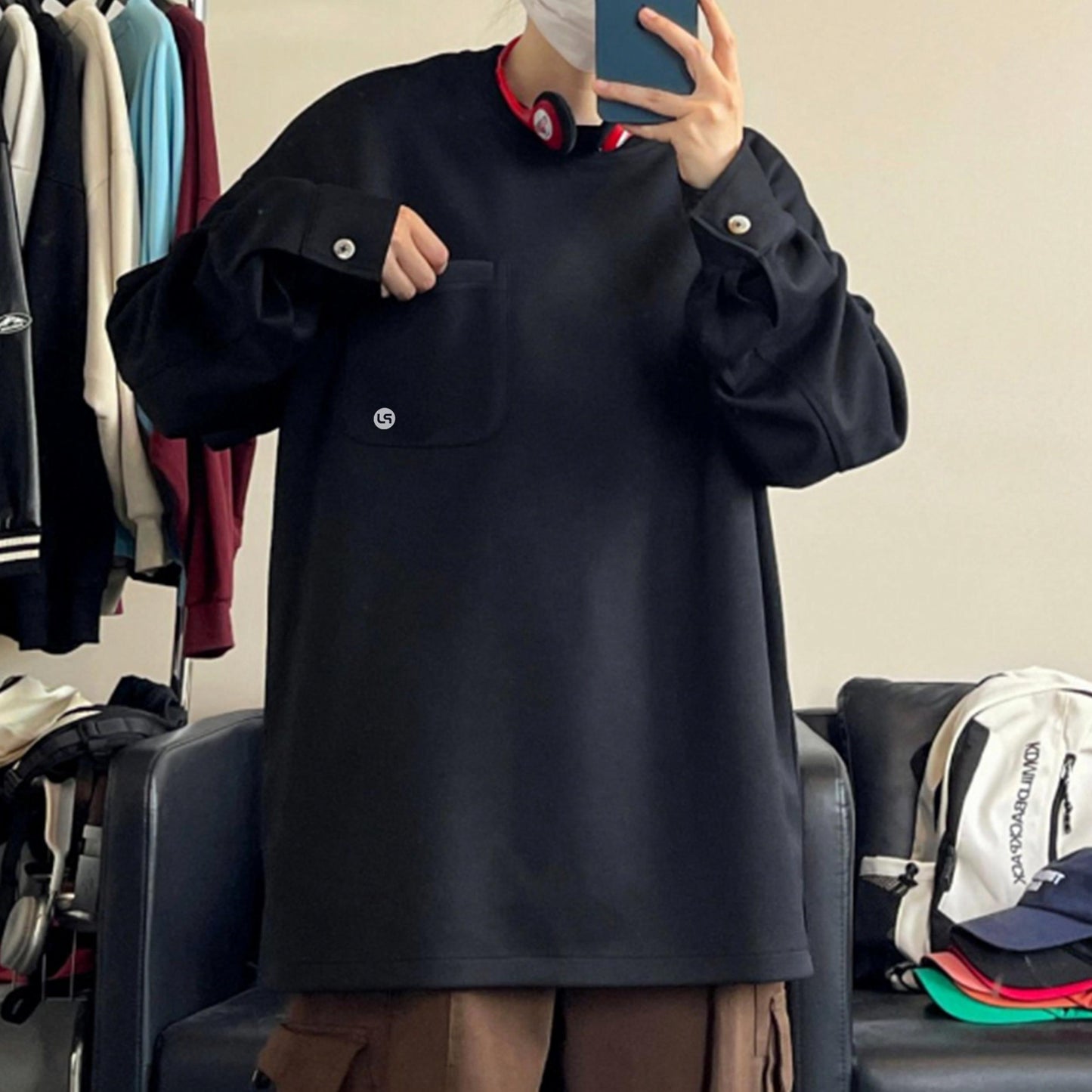 Paddy Julia Amerika tide brendi harflari bir xil rangdagi brend logotipi bo'sh tasodifiy uzun yengli kozok bir xil paragraf bilan erkaklar va ayollar