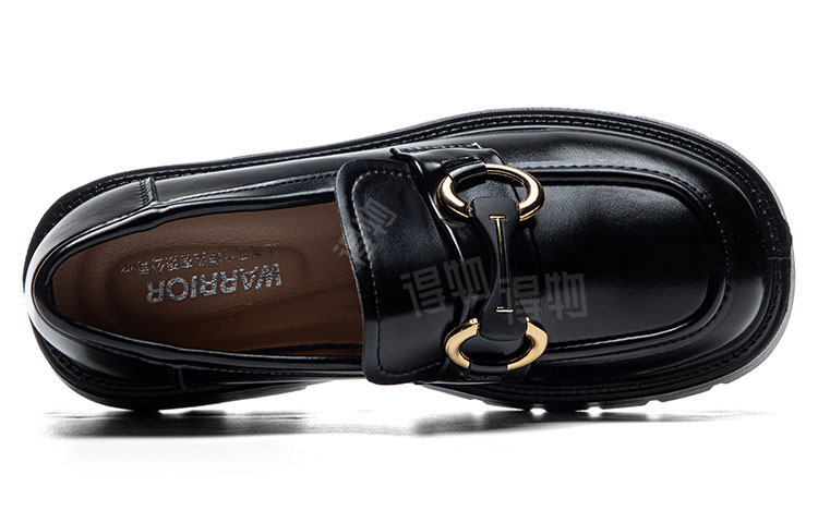 Ayollar uchun jangchi poyabzallari