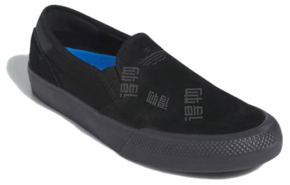 Ayollar krossovkalari va Adidas Shmoofoil