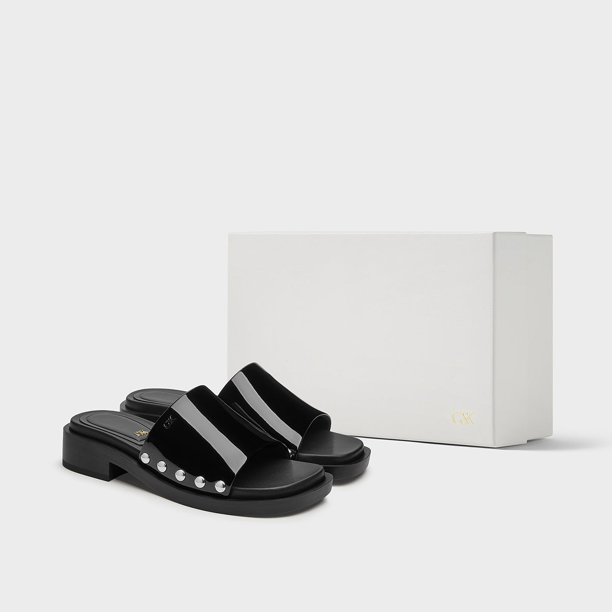 Шлёпанцы женские Charles&Keith ck