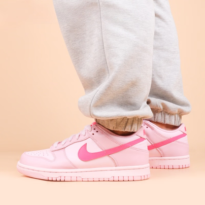 Nike Dunk "Triple Pink" ayollar krossovkalari