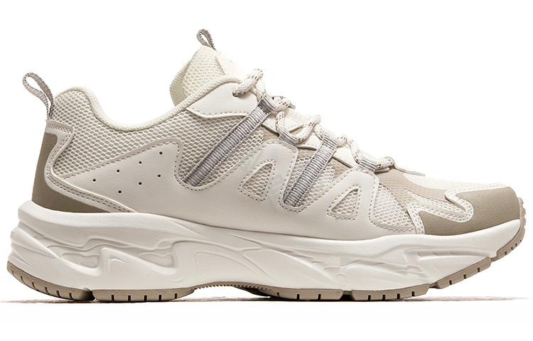 Ayollar uchun tuya krossovkalari