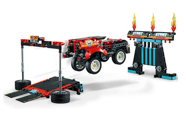 LEGO yuk mashinalari va velosiped stunt shousi (42106)