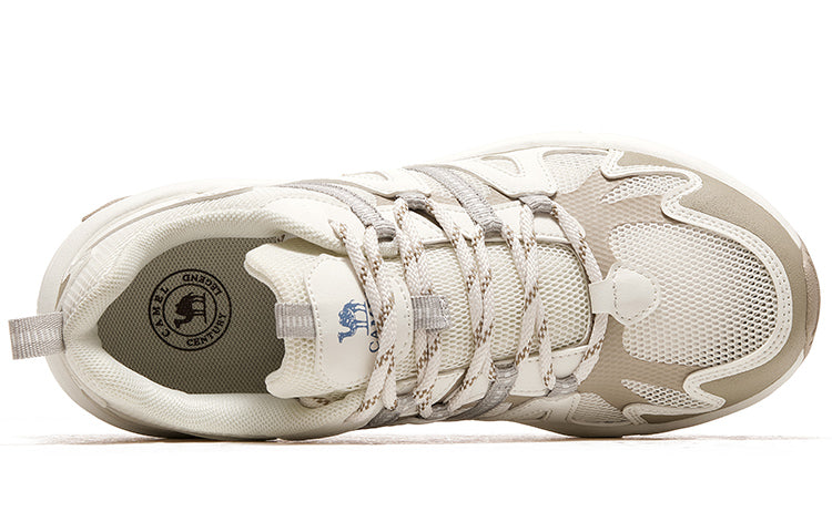 Ayollar uchun tuya krossovkalari