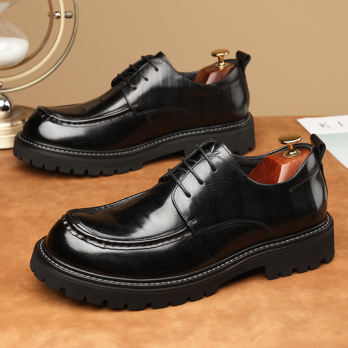 Erkaklar uchun Playboy poyabzallari