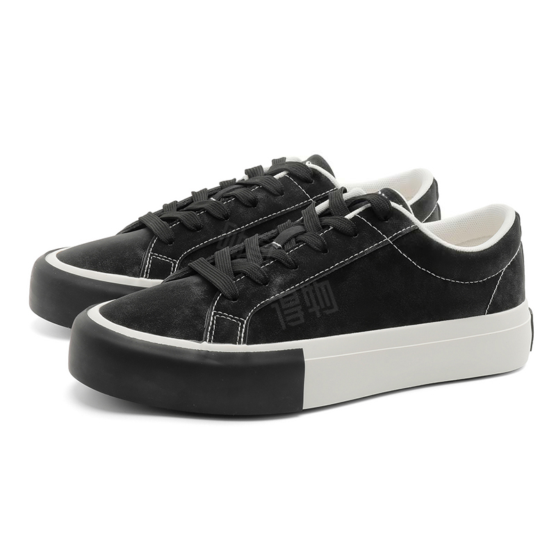 Vanssi krossovkalari