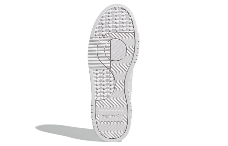 Ayollar krossovkalari va Adidas Super Court -