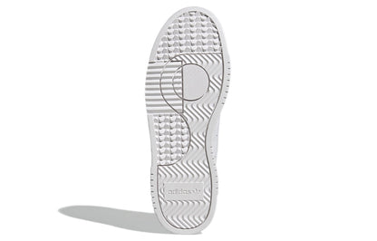Ayollar krossovkalari va Adidas Super Court -
