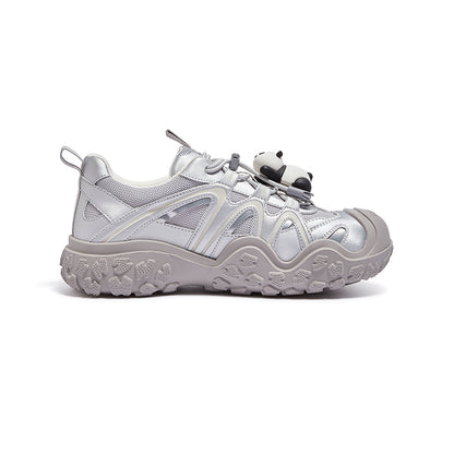 Ayollar uchun tuya krossovkalari