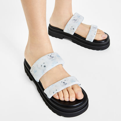 Charlz va Keyt ayollar flip-floplari