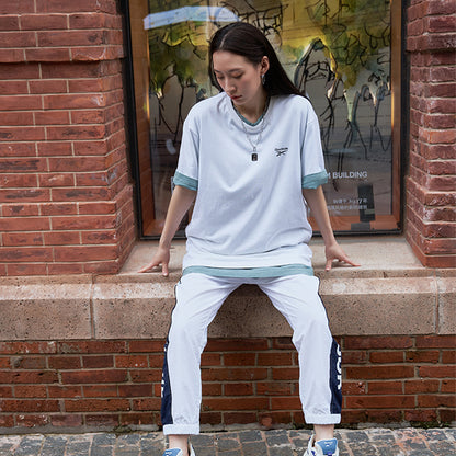 Reebok Sports Outdoor Nafas oladigan Athletic Slim Crew Bo'yinli qisqa yengli futbolka Oq erkaklar va ayollar