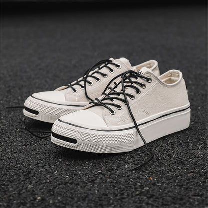 Erkaklar AAA 1955-yildan beri krossovkalar