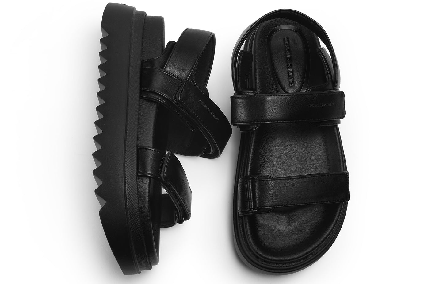 Charlz va Keyt ayollar sandallari