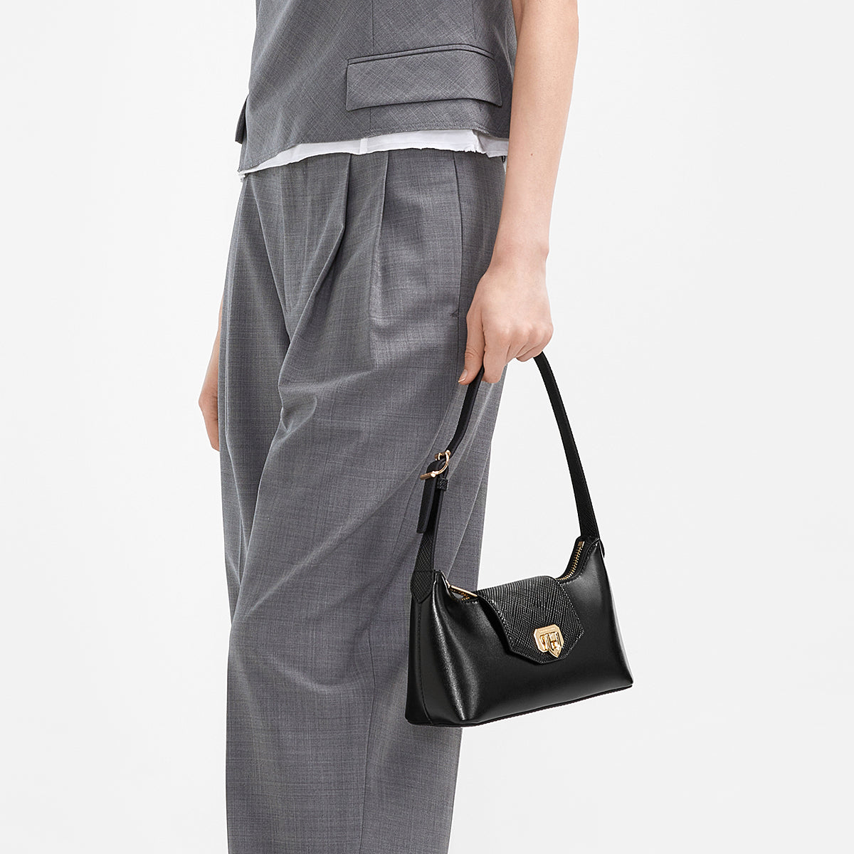 Сумка женская Charles & Keith "Simple Flap Baguette"