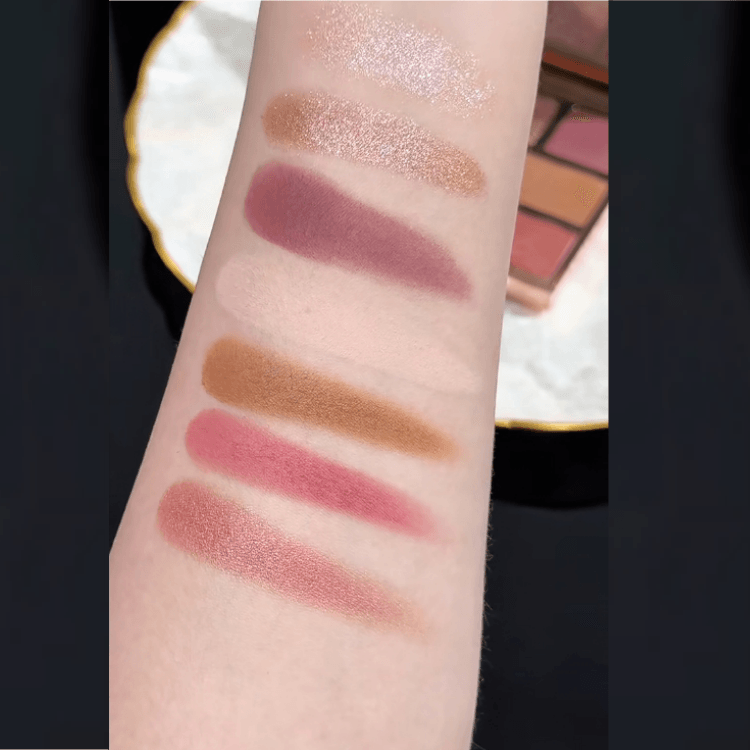 Палитра для лица Charlotte Tilbury 2025 Christmas Limited Edition - Boxette Shop