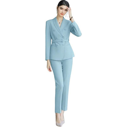 Bir ro'mol odob kommutatsiyasi yorqin katta ayol qahramoni shahar go'zalligi ish joyida martaba ish kiyimi erta bahor egasi menejeri tibbiyot o'qituvchisi uzun rasmiy kostyum shim kostyum ayollar