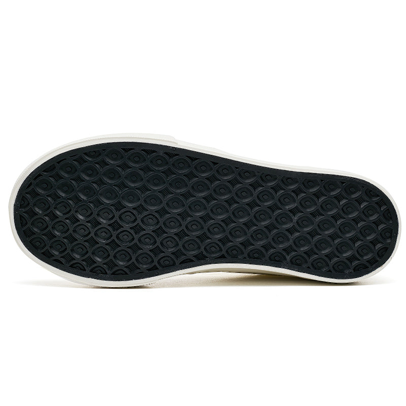 AAA 1955-yildan beri krossovkalar