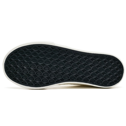 AAA 1955-yildan beri krossovkalar