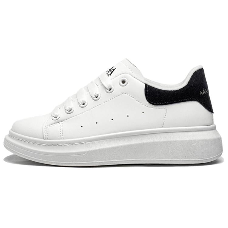 AAA 1955-yildan beri krossovkalar