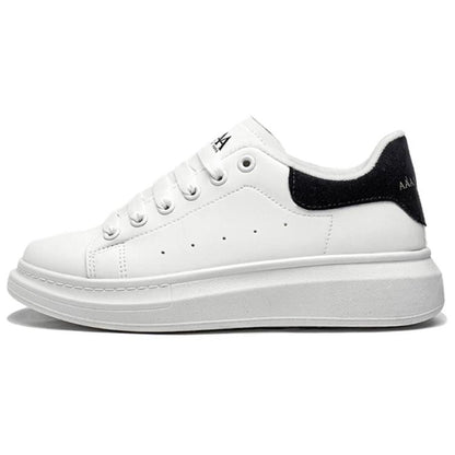 AAA 1955-yildan beri krossovkalar