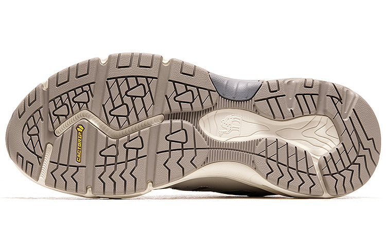 Ayollar uchun tuya krossovkalari