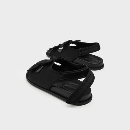 Charlz va Keyt ayollar sandallari