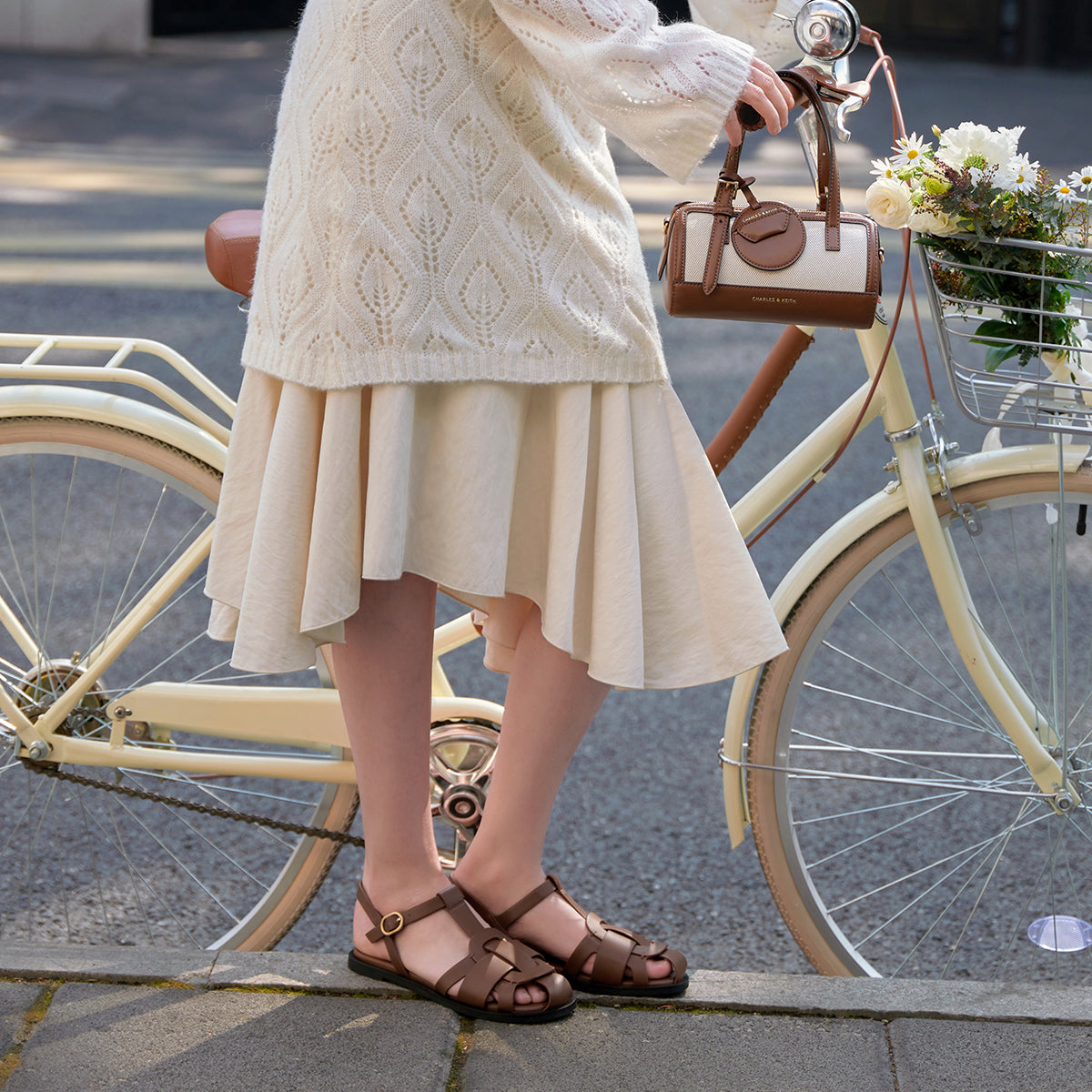 Charlz va Keyt ayollar sandallari