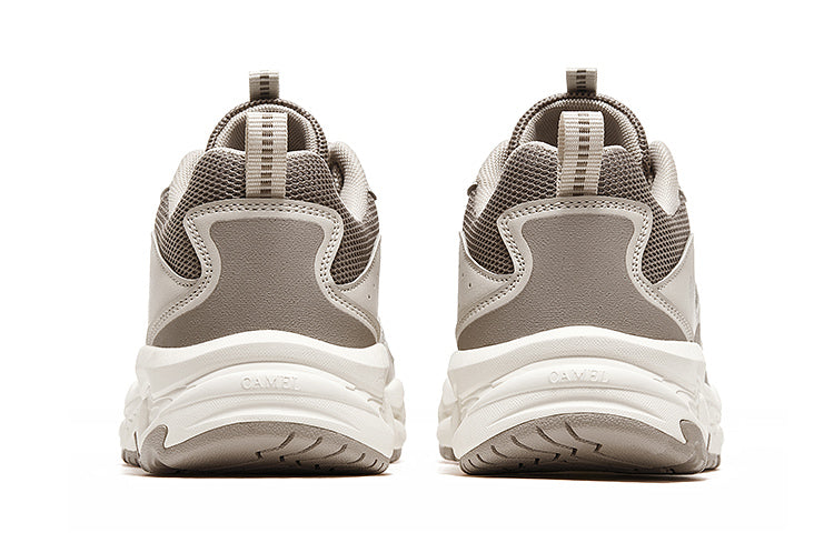 Ayollar uchun tuya krossovkalari