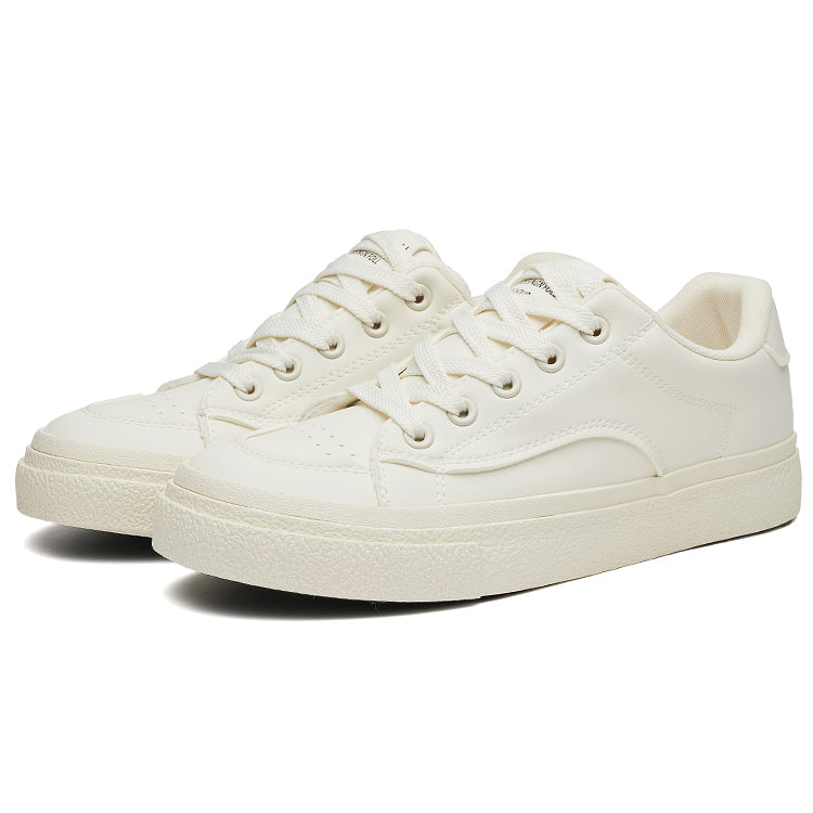 Erkaklar AAA 1955-yildan beri krossovkalar