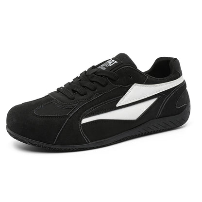 Erkaklar AAA 1955-yildan beri krossovkalar