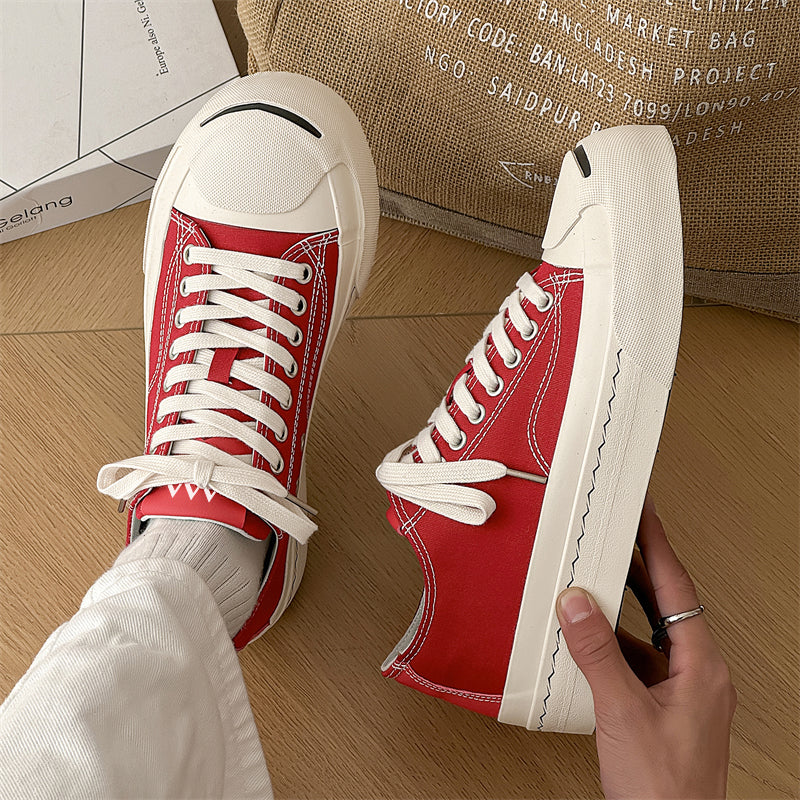 AAA 1955-yildan beri krossovkalar