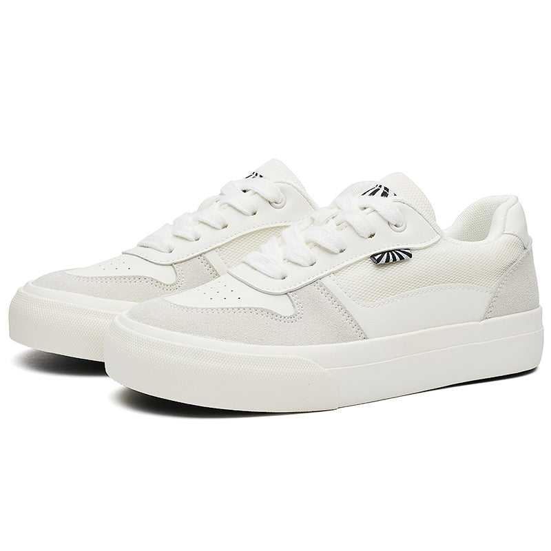 AAA 1955-yildan beri krossovkalar