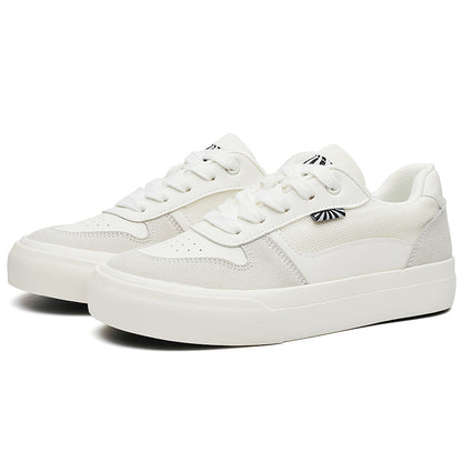 AAA 1955-yildan beri krossovkalar