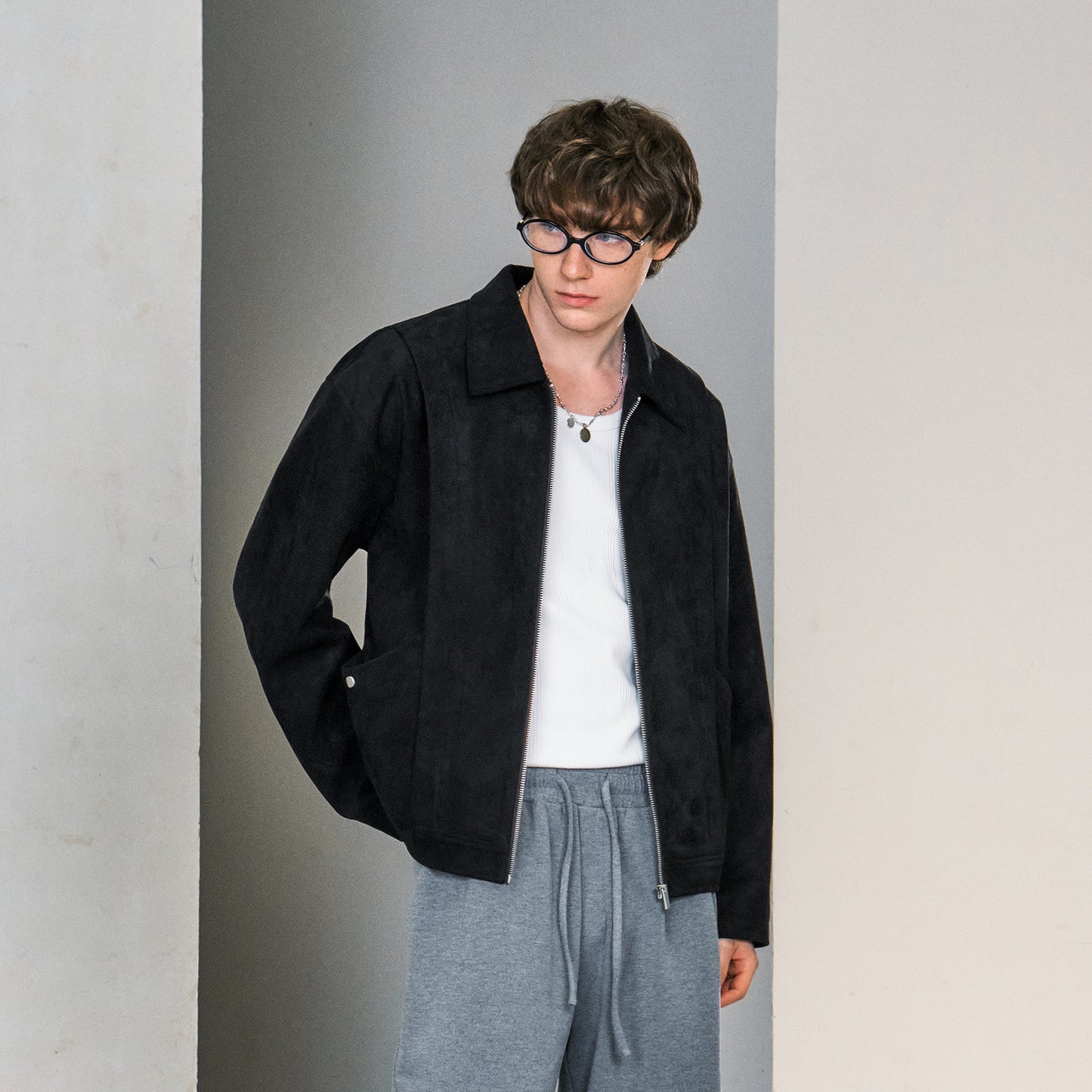 Lilbetter sun'iy zamsh bo'sh barglari bo'lingan dizayn stiletto shakli trend oddiy ko'p qirrali kalta blazer ko'ylagi erkaklar qora