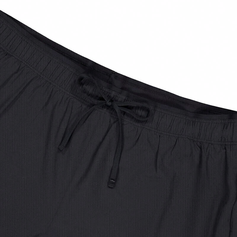 New Balance erkaklar sport shortilari