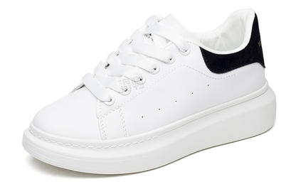 AAA 1955-yildan beri krossovkalar